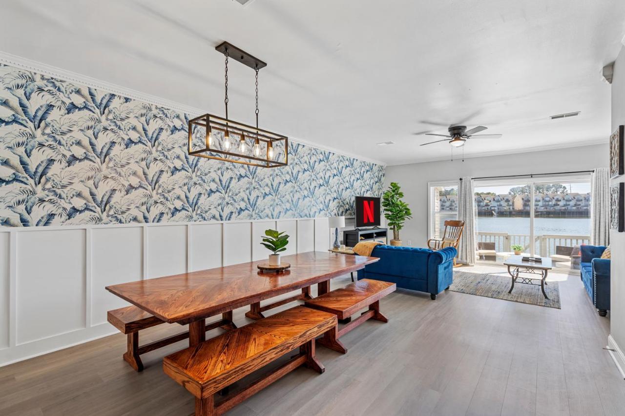 ☆Live On The Water! Lake Palmetto Palm W/ Patio - 10Min To Downtown & Beaches☆ 查尔斯顿 外观 照片