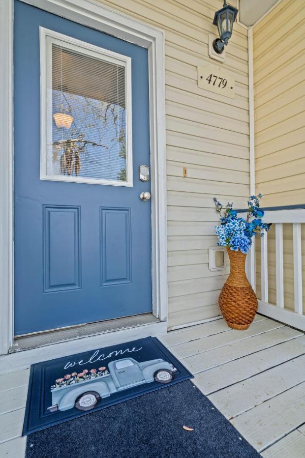 ☆Live On The Water! Lake Palmetto Palm W/ Patio - 10Min To Downtown & Beaches☆ 查尔斯顿 外观 照片