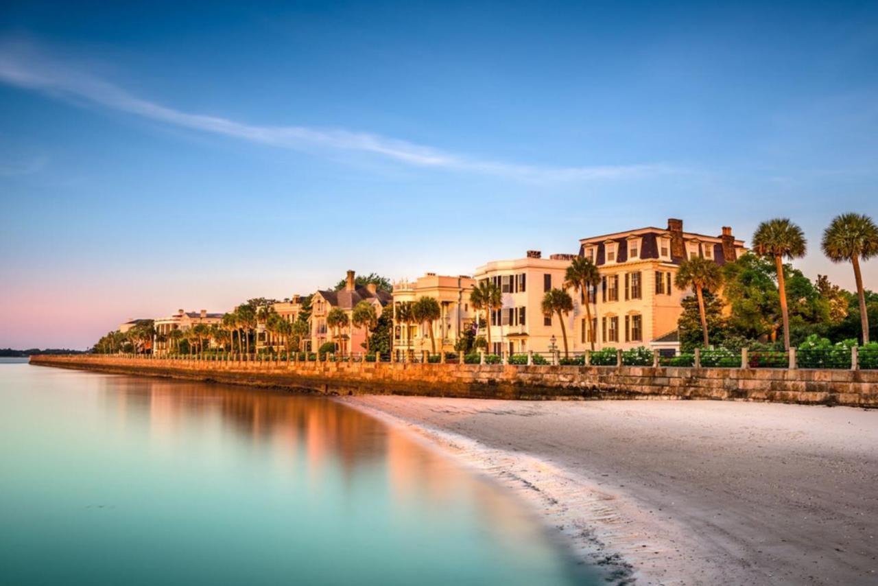 ☆Live On The Water! Lake Palmetto Palm W/ Patio - 10Min To Downtown & Beaches☆ 查尔斯顿 外观 照片