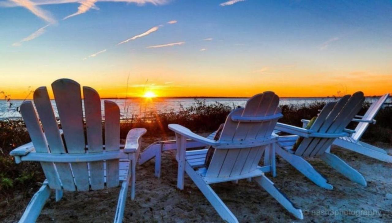 ☆Live On The Water! Lake Palmetto Palm W/ Patio - 10Min To Downtown & Beaches☆ 查尔斯顿 外观 照片